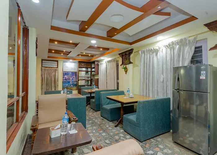 Hotel Oyo 811 New Pokhara Palace Kathmandu