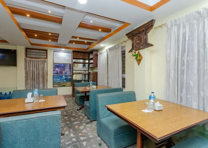 Oyo 811 New Pokhara Palace *